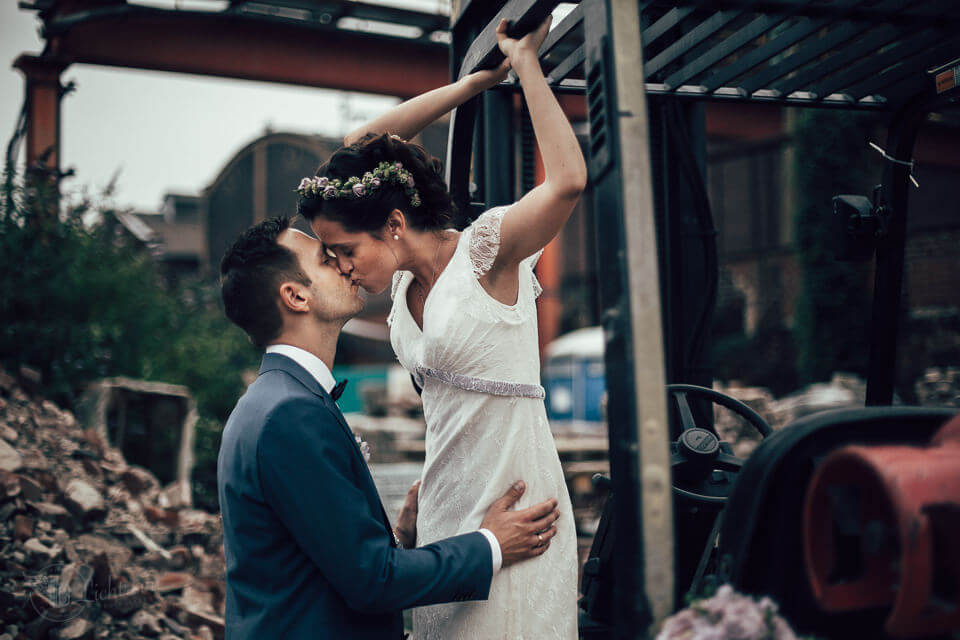Kuss Hochzeitspaar Köln Deutz