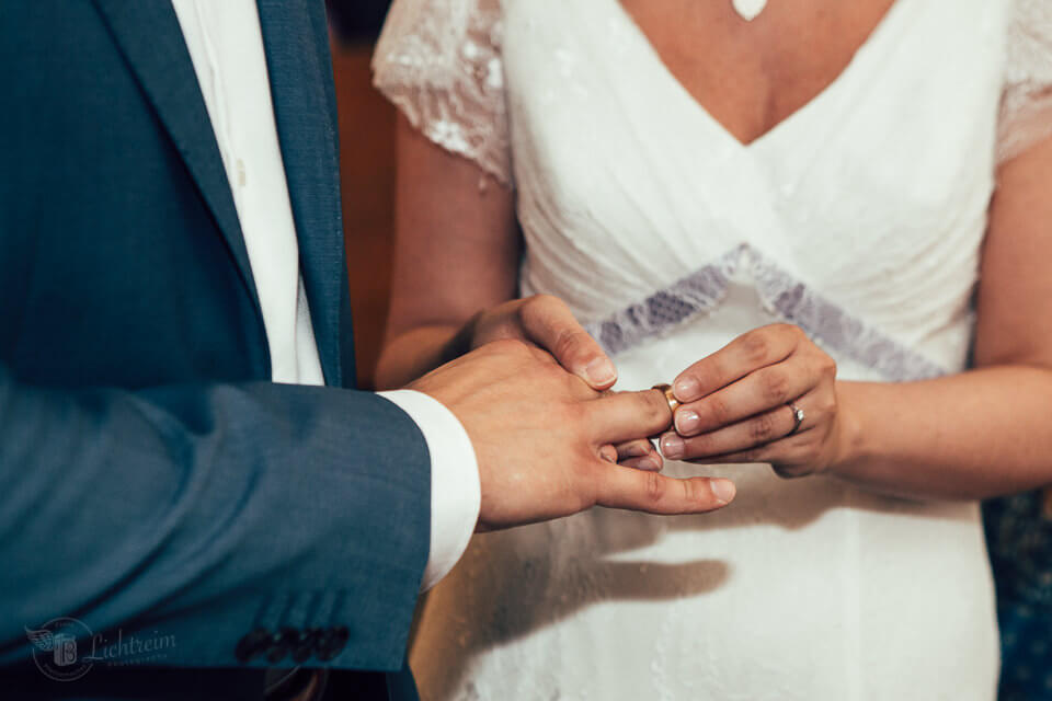 Ringtausch Hochzeitsfotograf Köln